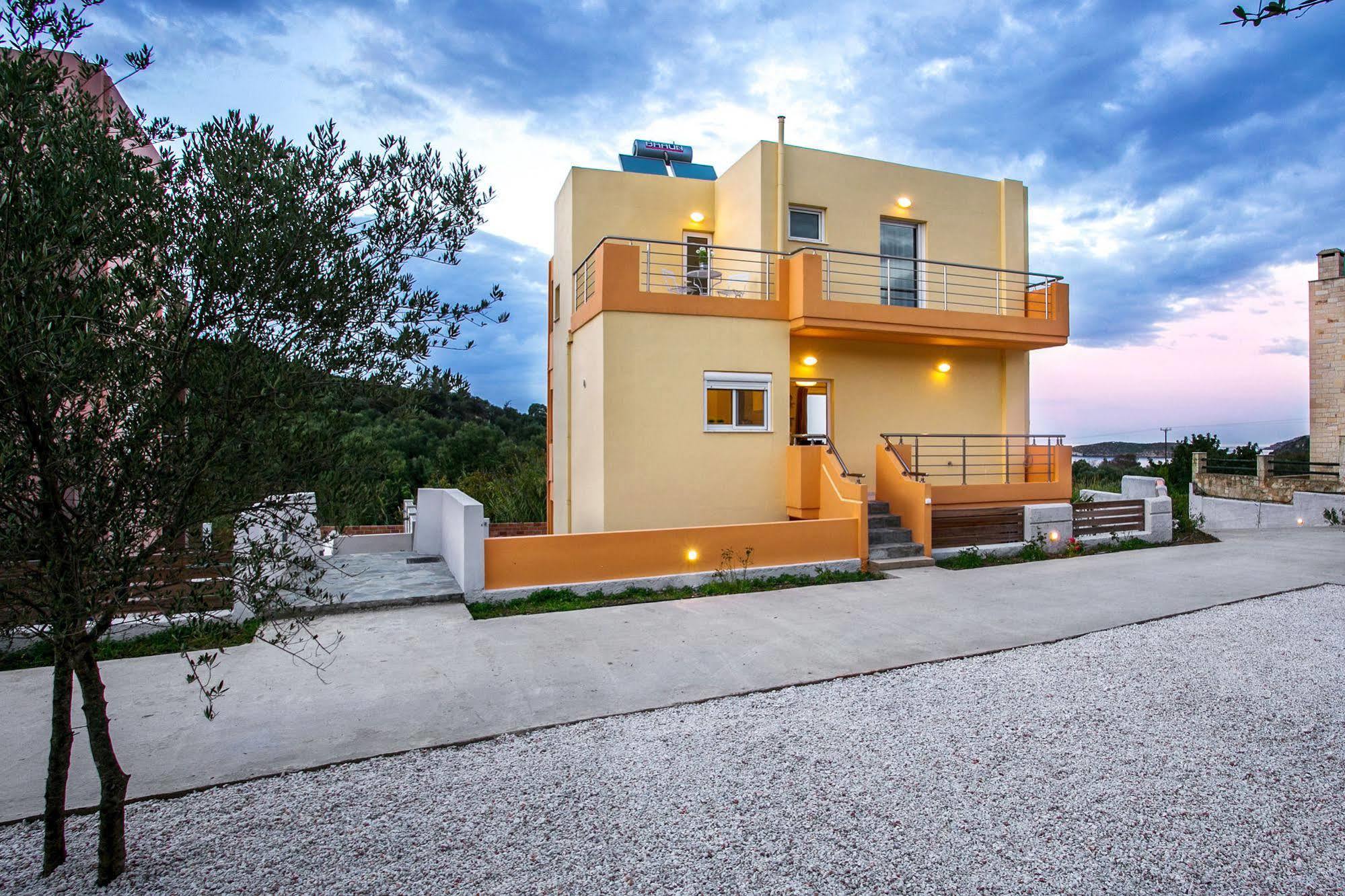 Cyan Icons Villas Tsivarás Exteriör bild