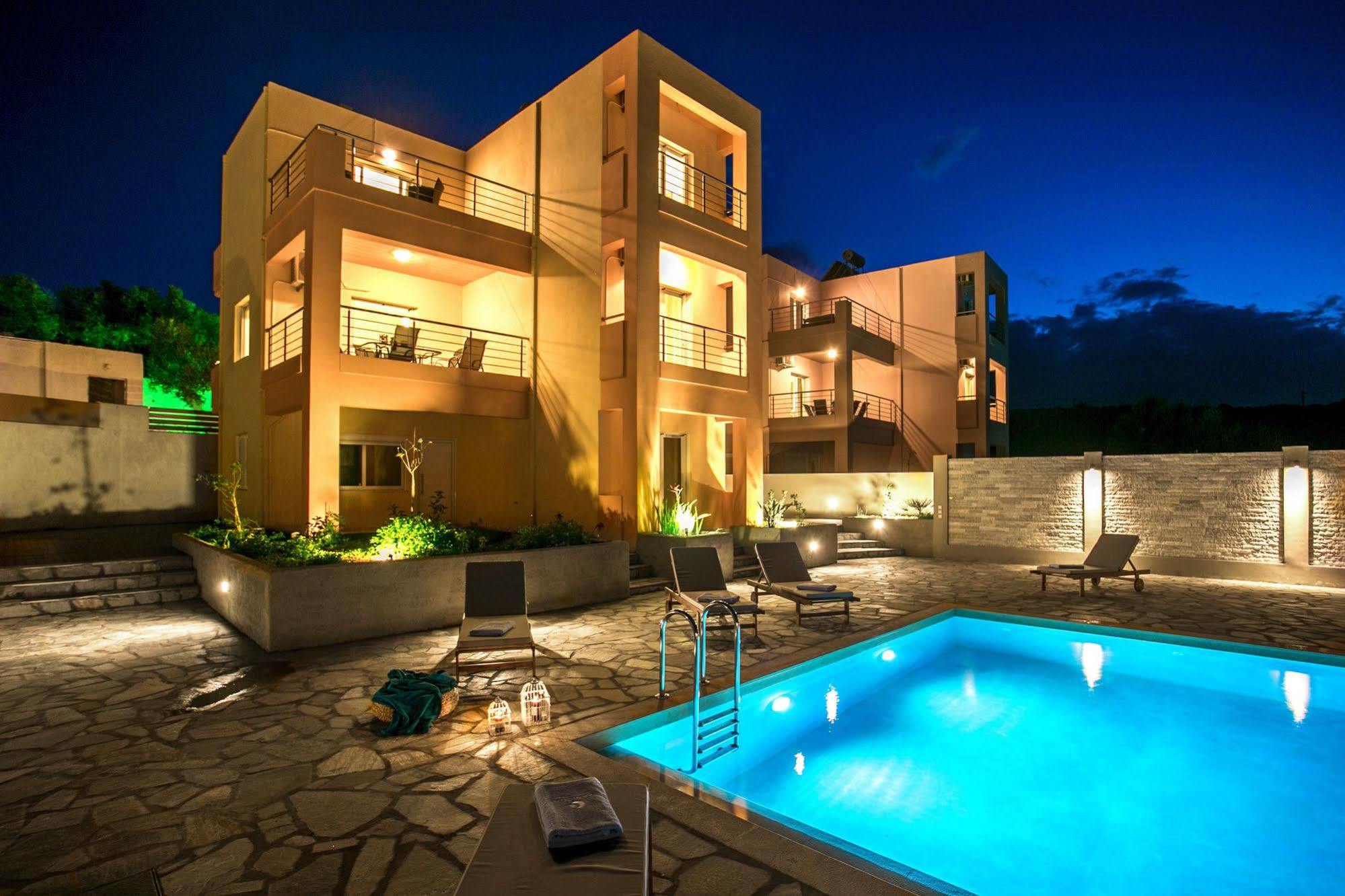 Cyan Icons Villas Tsivarás Exteriör bild